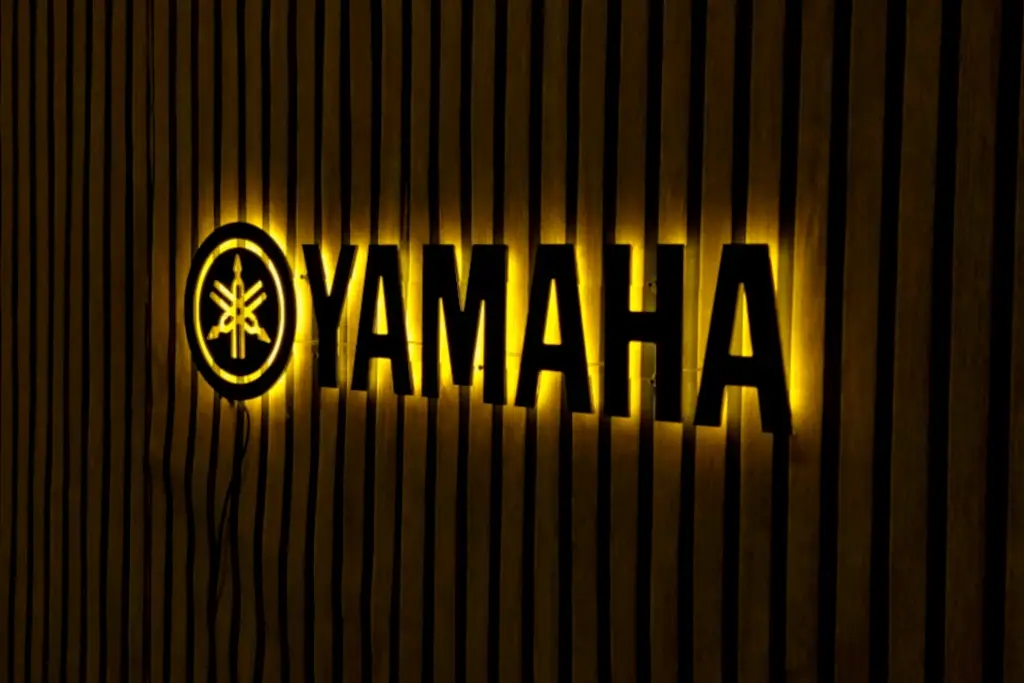YAMAHA