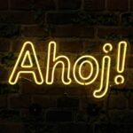 Ahoj! LED neonový nápis - ručně vyráběná světelná dekorace | Omineo