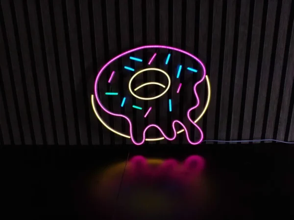 Donut-neon-LED-Fabryka-Neonow