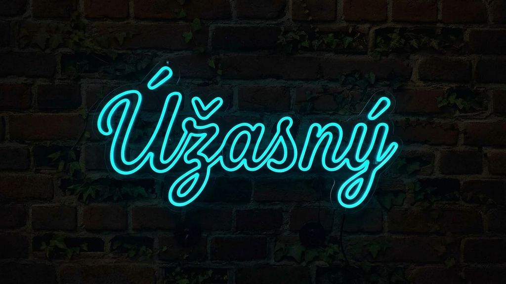 Úžasný! LED neonový nápis - pozitivní český výraz jako svítící dekorace | Omineo
