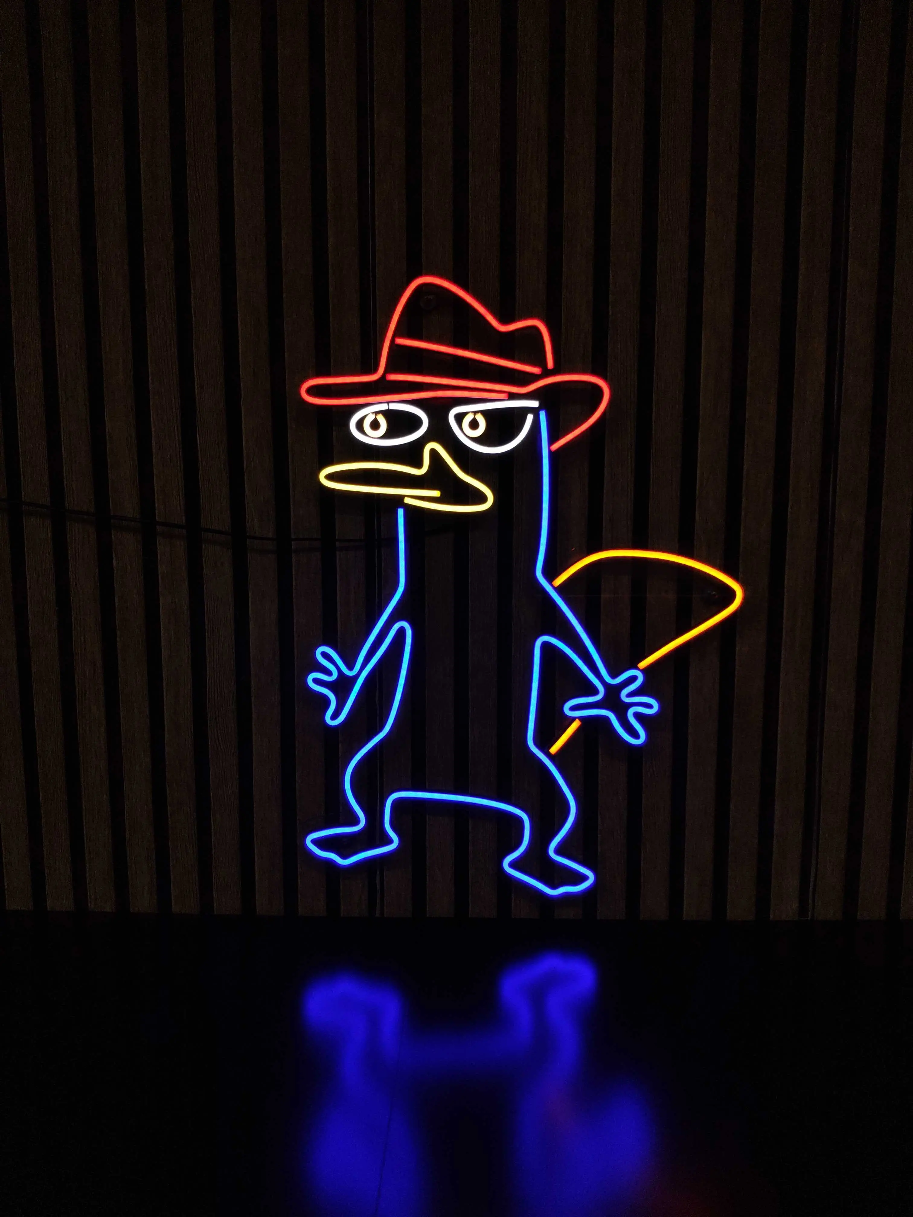 Neon LED Detektyw — realizacja Omineo